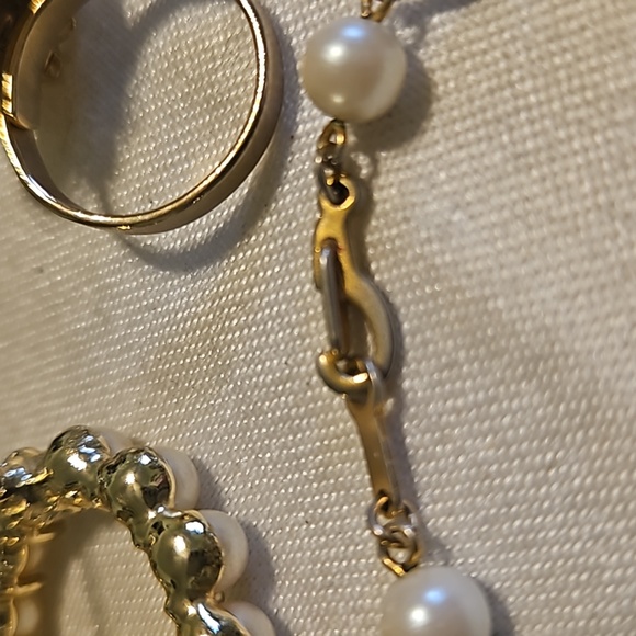 Gold-tone with Pearls Bracelet, Brooch, and Ring Set - Picture 7 of 8